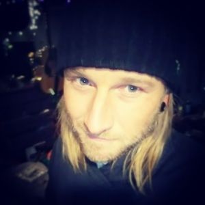 Meet your Posher, Dustin